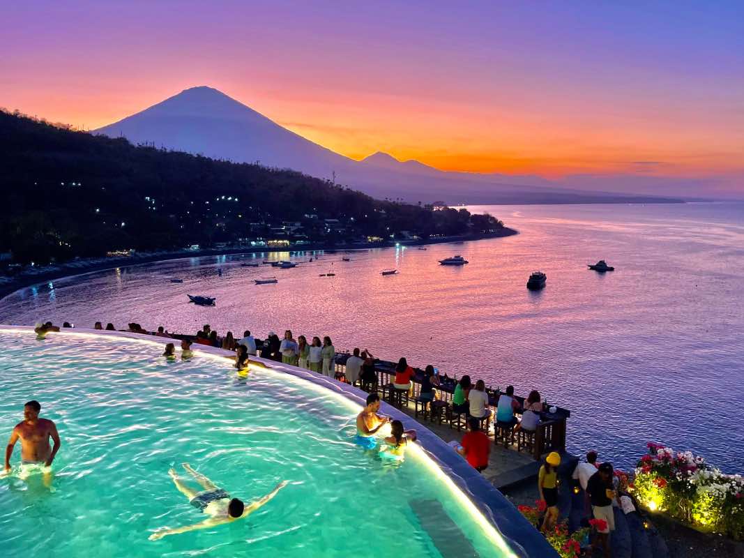 Amed Beach - Infinity Pool Sunset